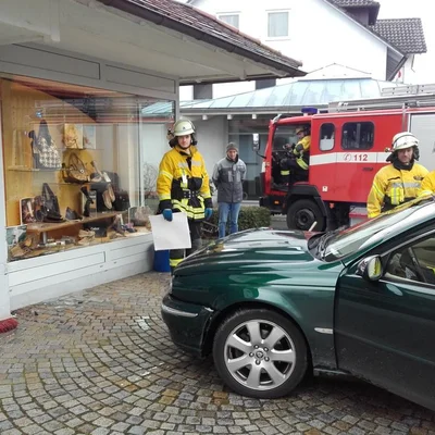 Verkehrsunfall Halbinselstraße 1.jpeg